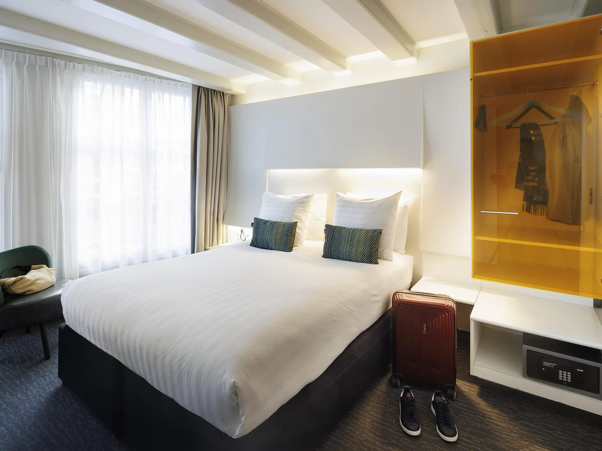 Guest room at Ibis Styles Amsterdam Central Station