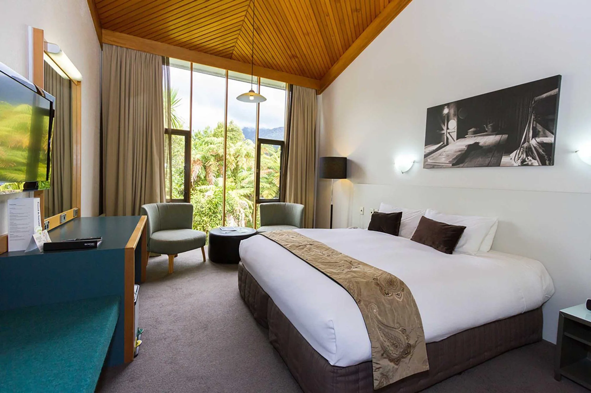 Guest room at Scenic Hotel Franz Josef Glacier