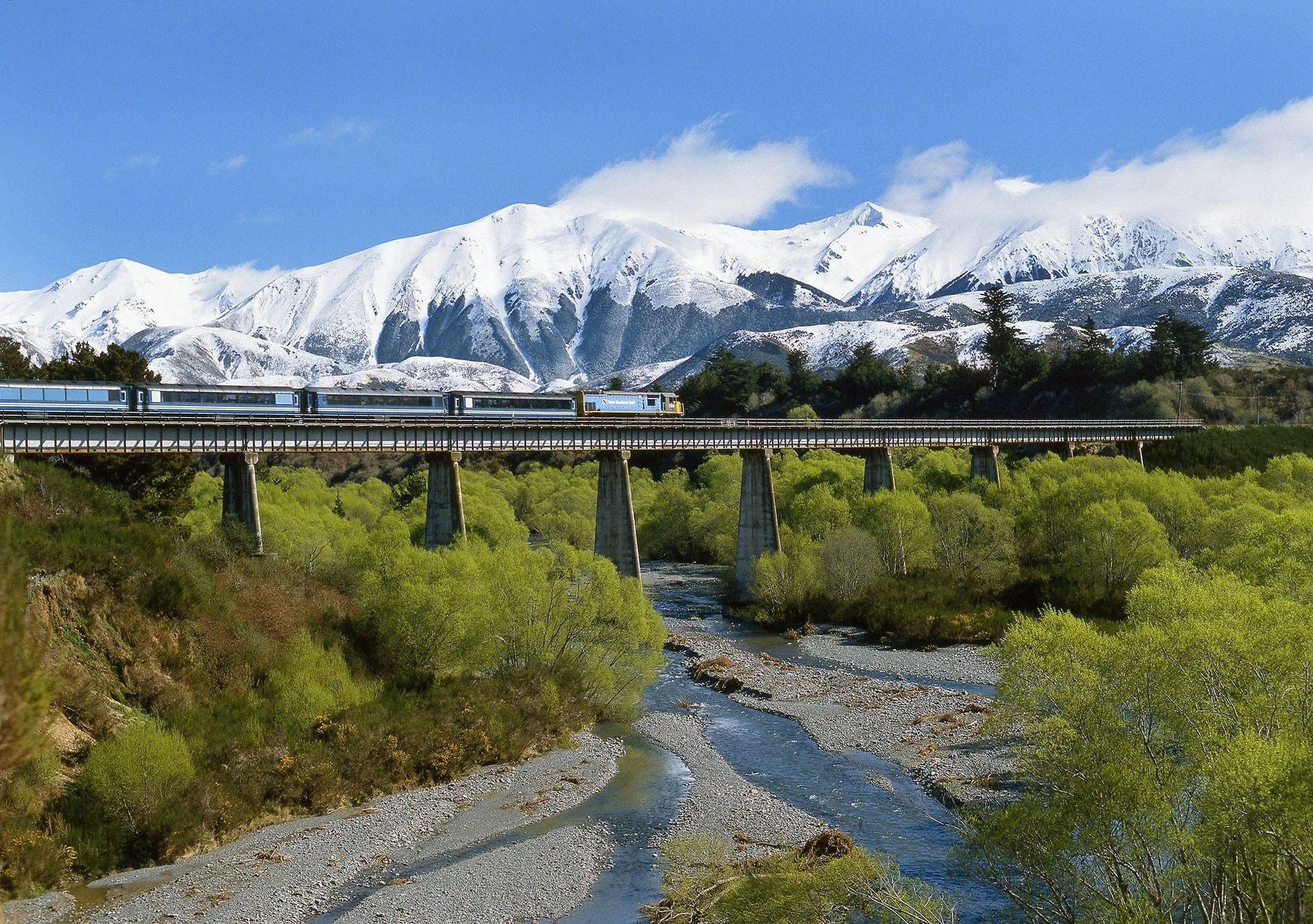 Southern Alps scenery along the TranzAlpine railway