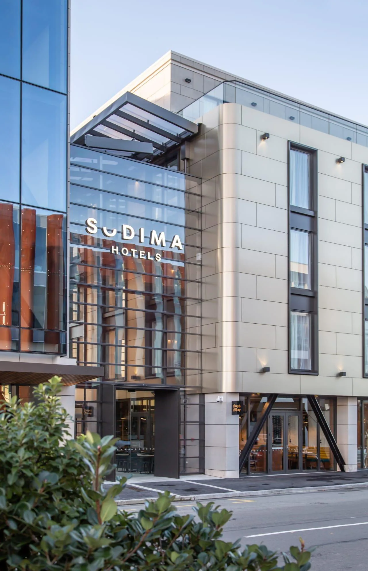 Exterior of Sudima Christchurch City hotel